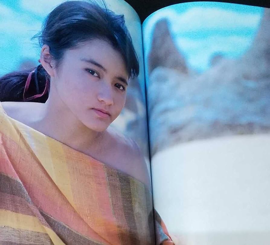 写真　昭和平成令和Best アイドル 昭和・平成】アイドルの写真切り抜きを体験「Zちゃんと昭平さん
